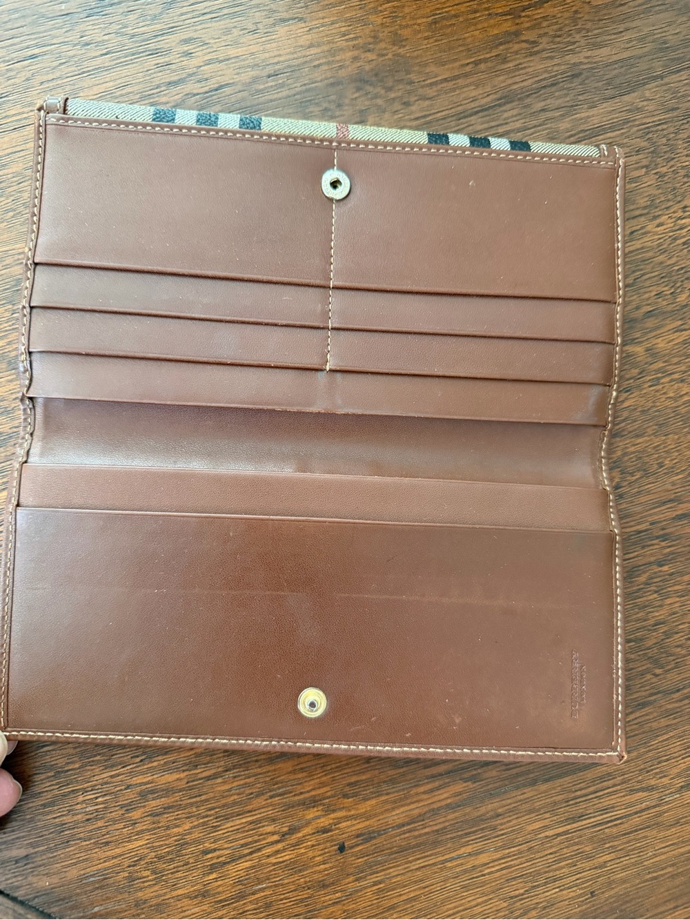 Burberry Classic long folded wallet. Will include a gold chain. - Picture 4 of 10